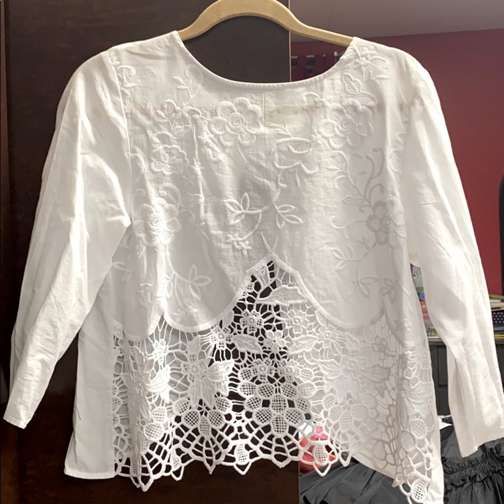 InTu white open back shirt